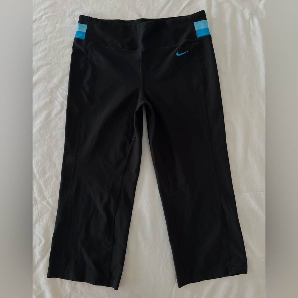 ❣️2/$25❣️ NIKE FIT DRY black/blue women’s capri cropped leggings | XS